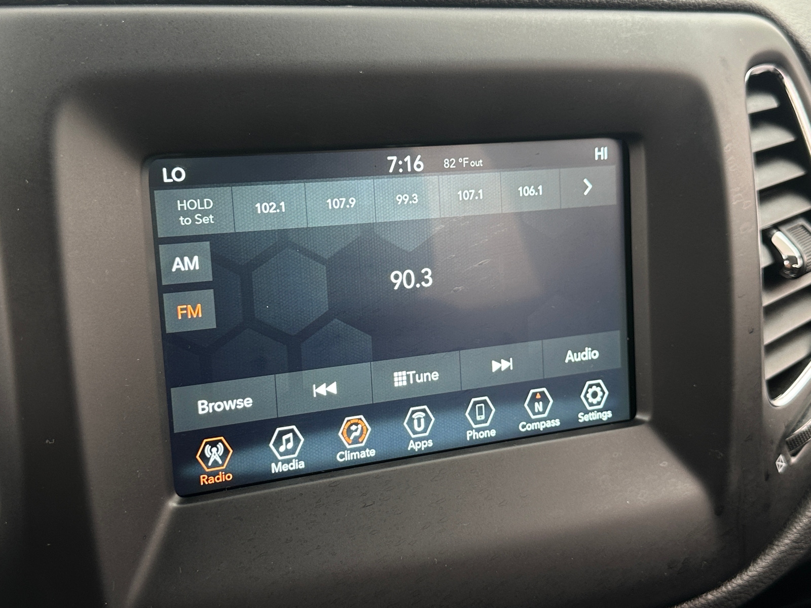 Thumbnail: 2021 Jeep Compass - 4