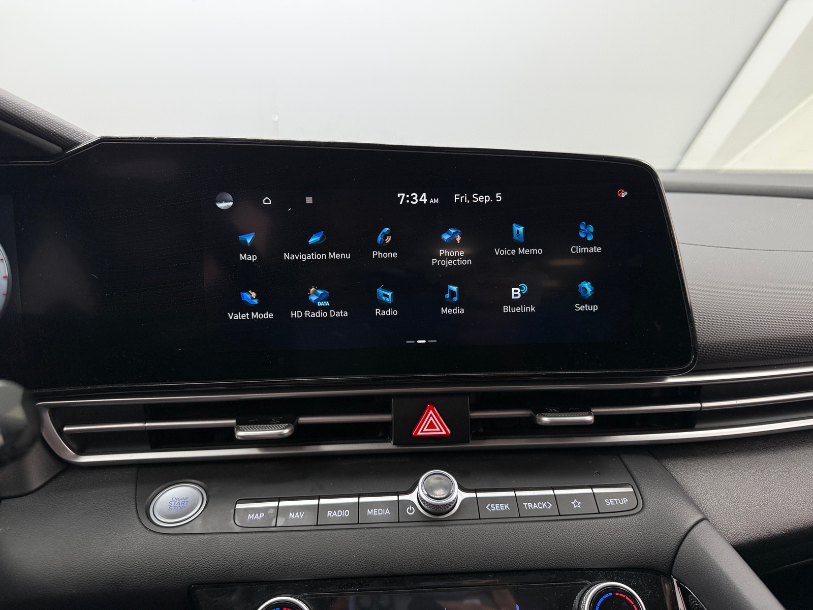 Thumbnail: 2023 Hyundai Elantra - 4