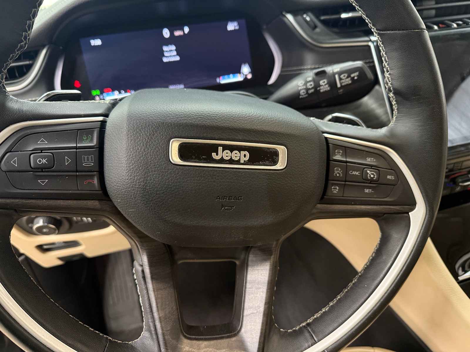 Thumbnail: 2022 Jeep Grand Cherokee - 4