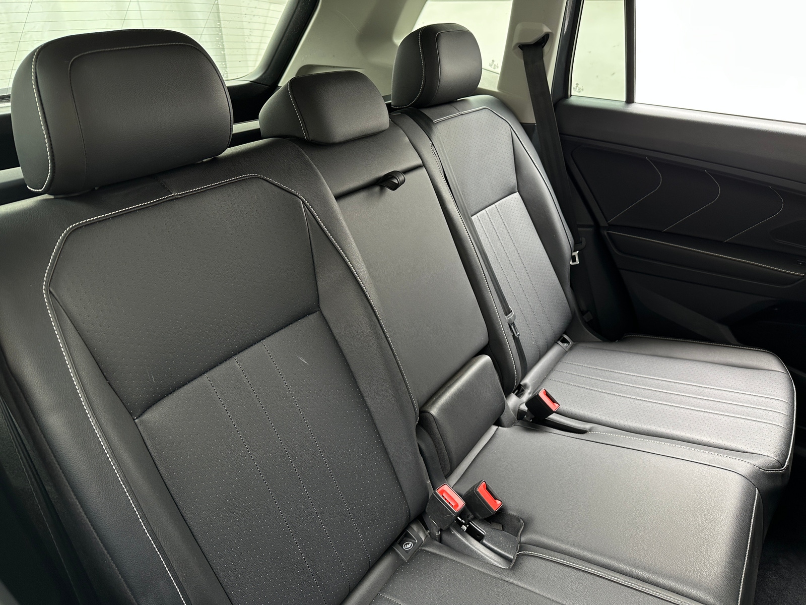 Thumbnail: 2023 Volkswagen Tiguan - 5