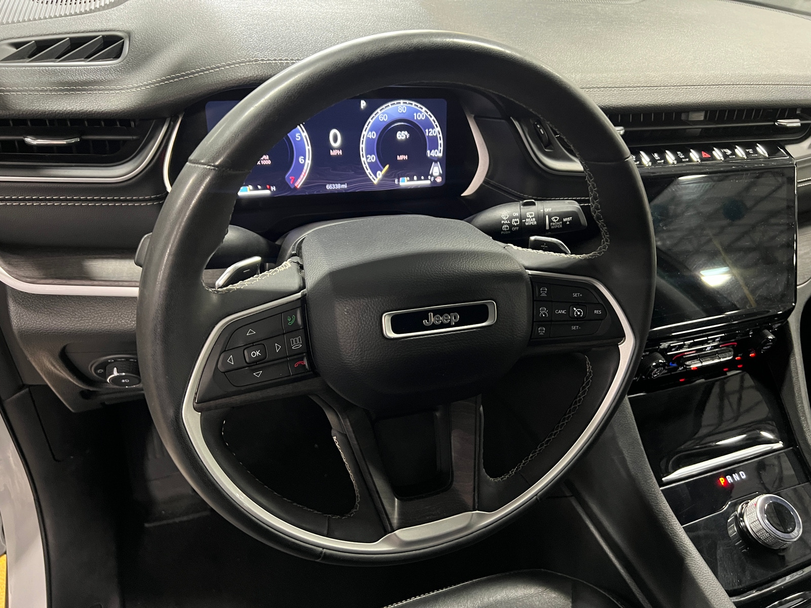 Thumbnail: 2023 Jeep Grand Cherokee L - 4