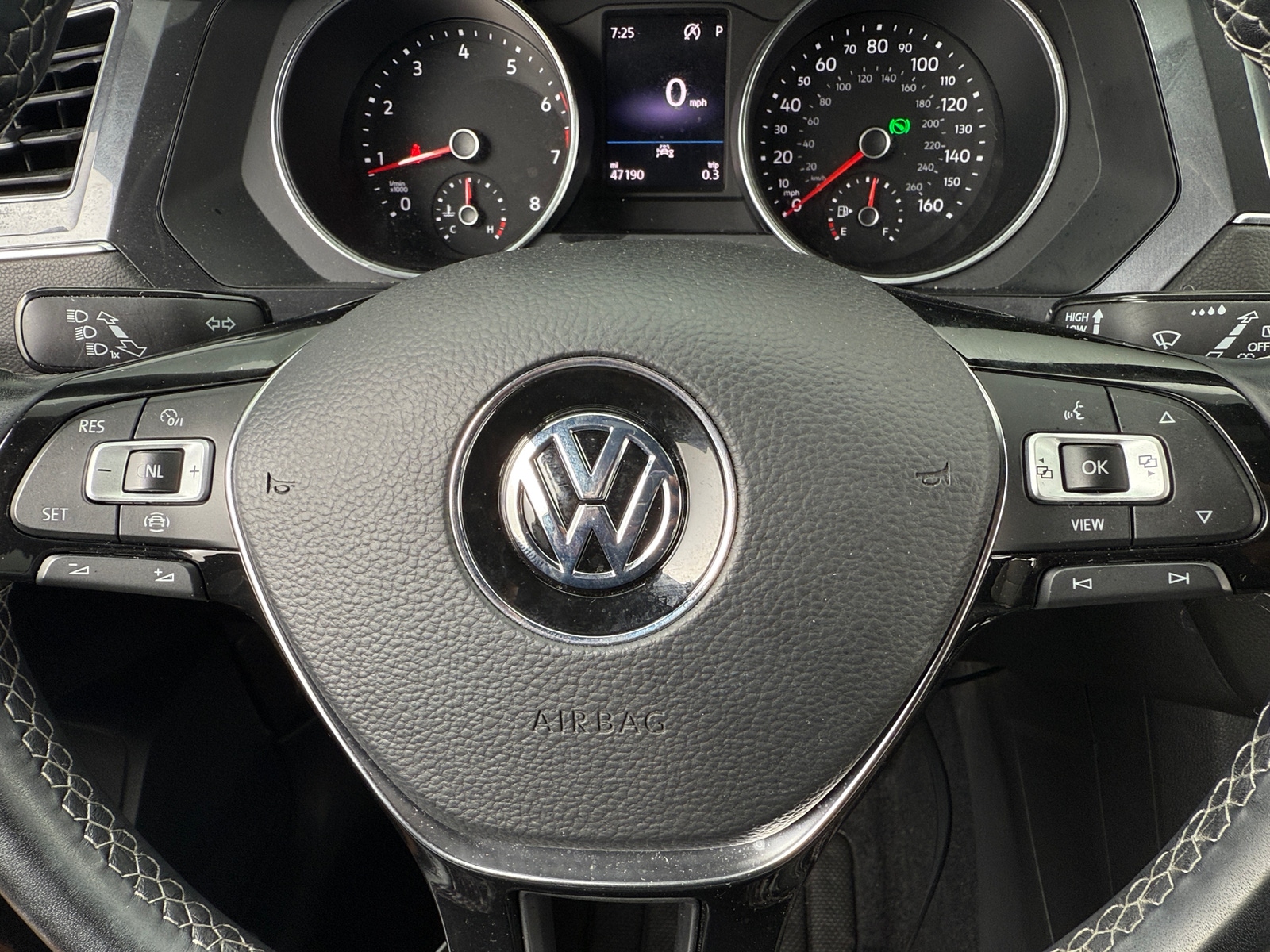 Thumbnail: 2020 Volkswagen Tiguan - 4