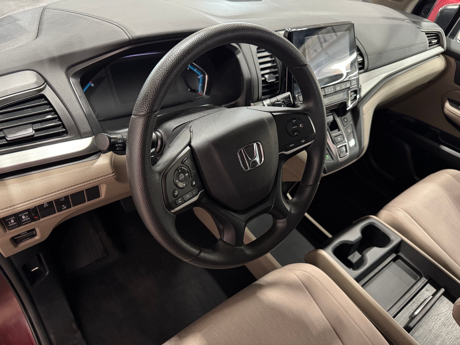 Thumbnail: 2018 Honda Odyssey - 3