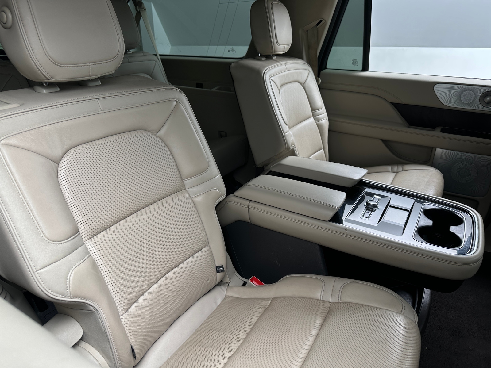 Thumbnail: 2018 Lincoln Navigator L - 5