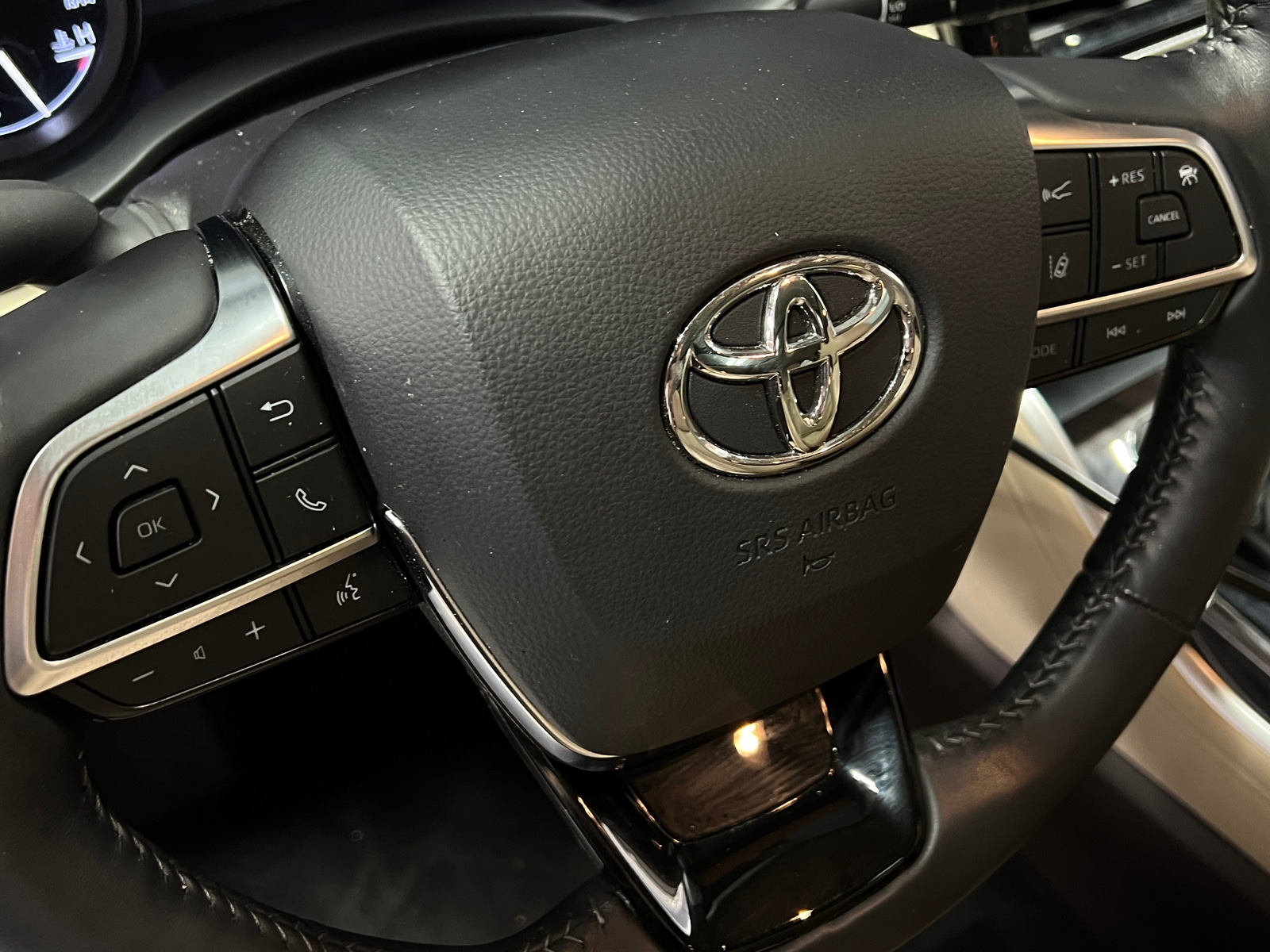 Thumbnail: 2021 Toyota Highlander - 4