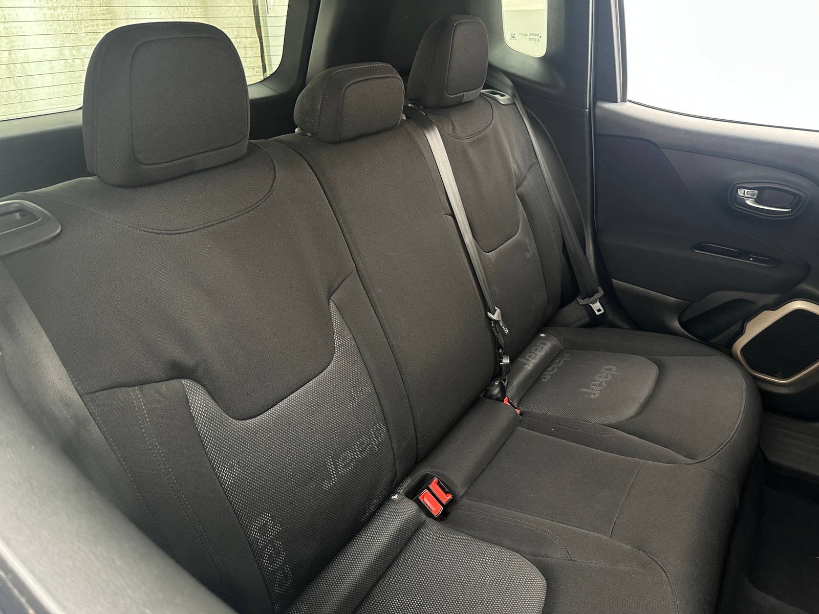 Thumbnail: 2016 Jeep Renegade - 6
