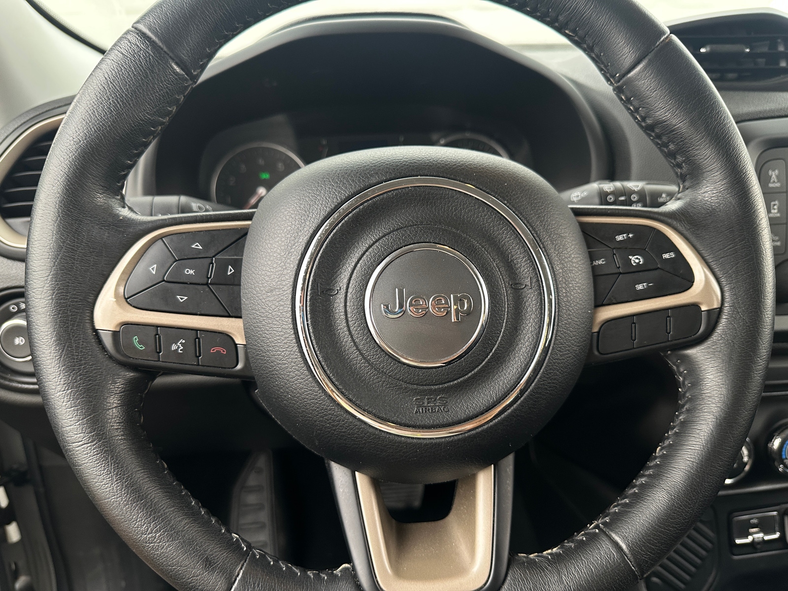 Thumbnail: 2016 Jeep Renegade - 5