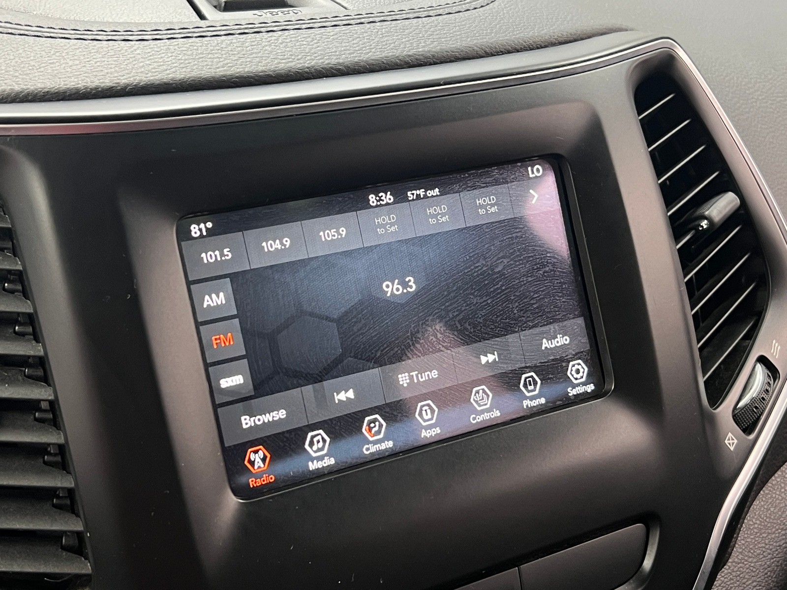 Thumbnail: 2019 Jeep Cherokee - 3