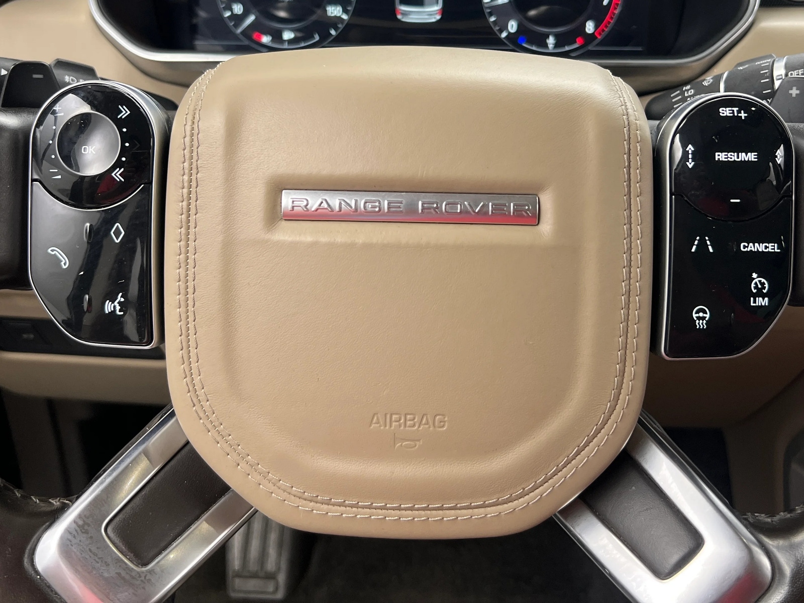 Thumbnail: 2018 Land Rover Range Rover - 4