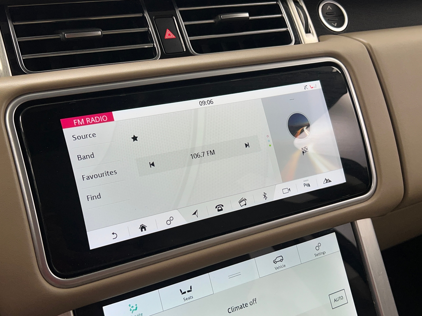 Thumbnail: 2018 Land Rover Range Rover - 3