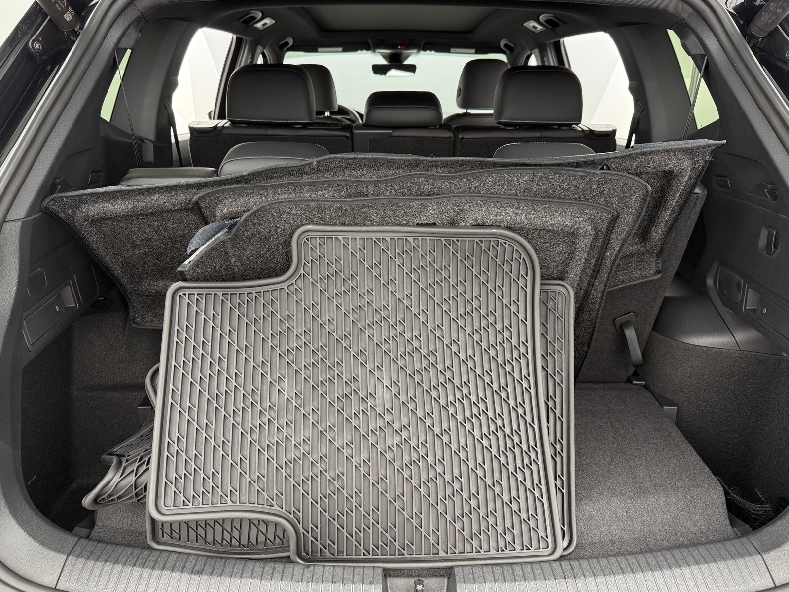 Thumbnail: 2024 Volkswagen Tiguan - 6