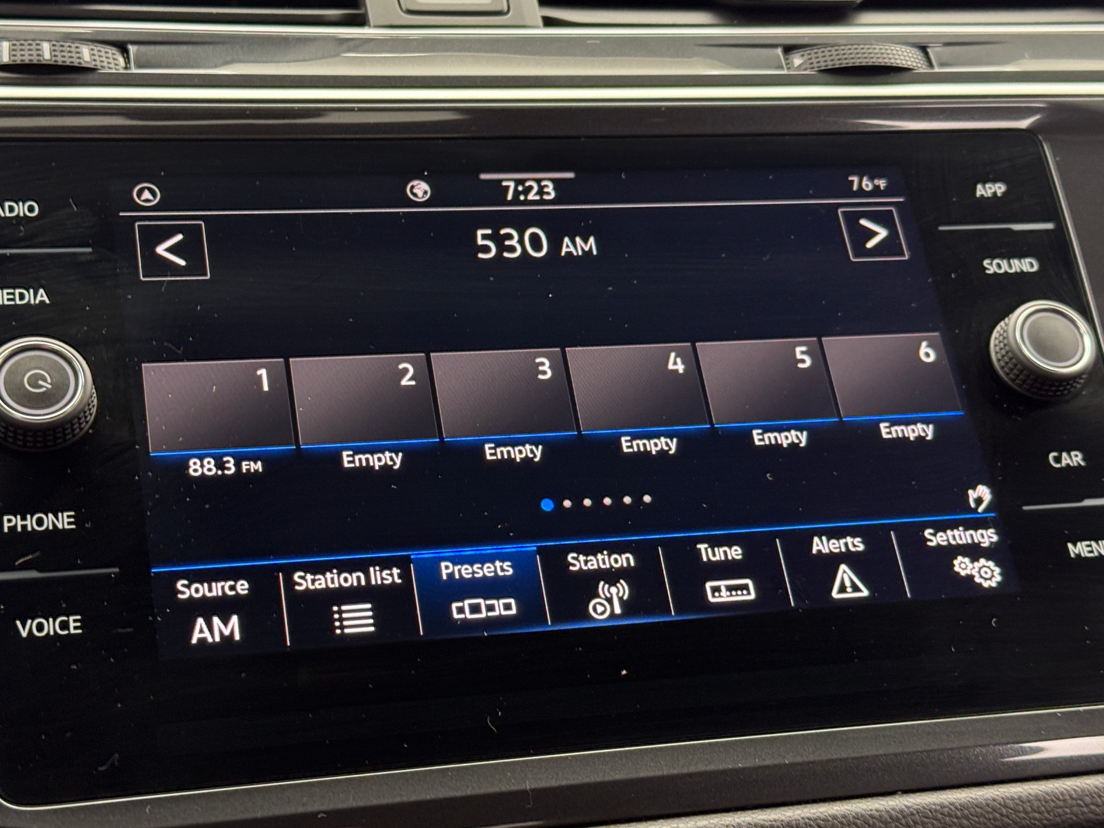 Thumbnail: 2024 Volkswagen Tiguan - 3