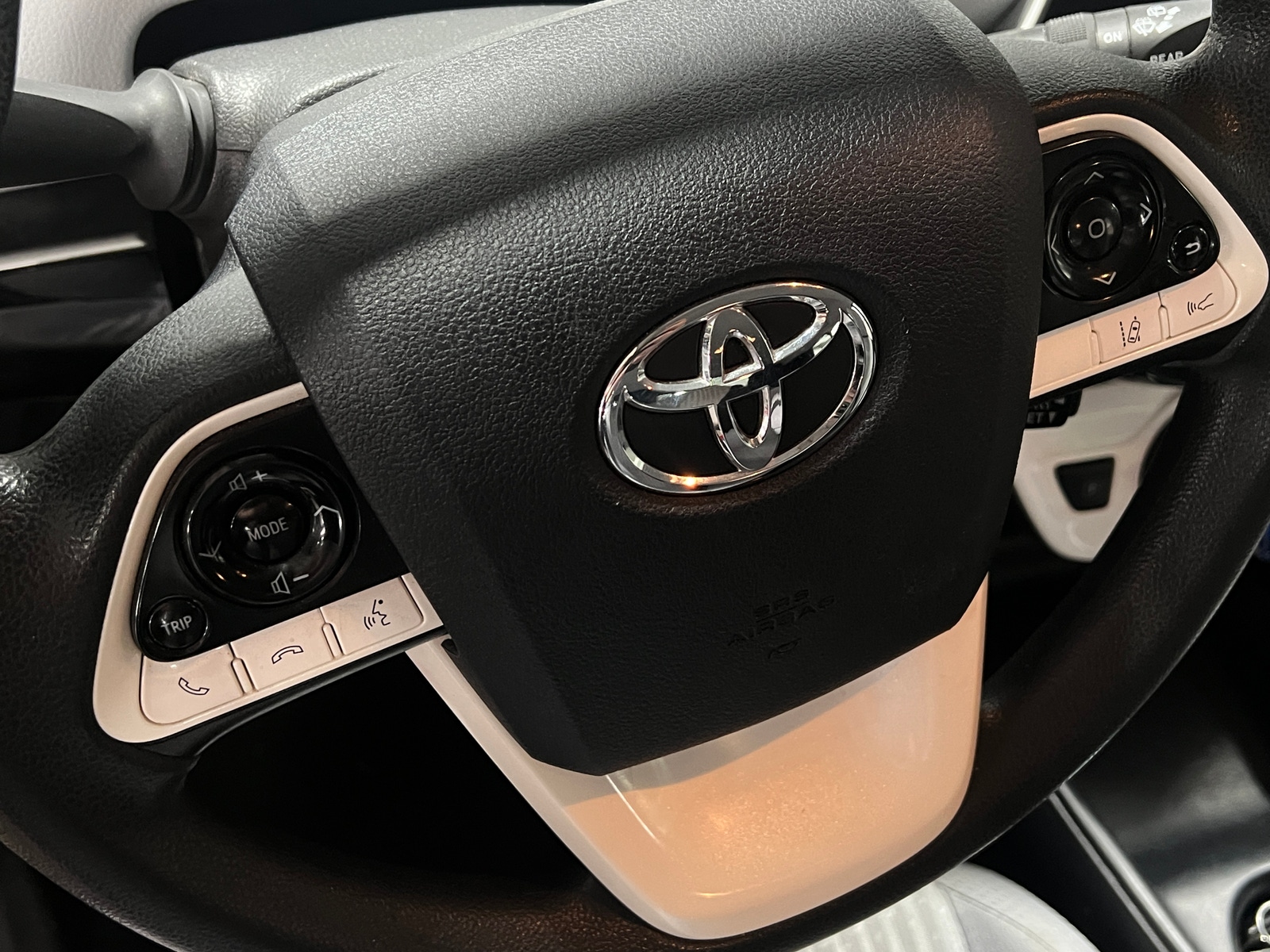 Thumbnail: 2017 Toyota Prius - 5