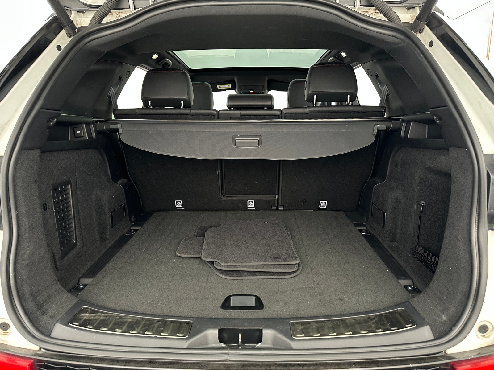 Thumbnail: 2021 Land Rover Discovery Sport - 6