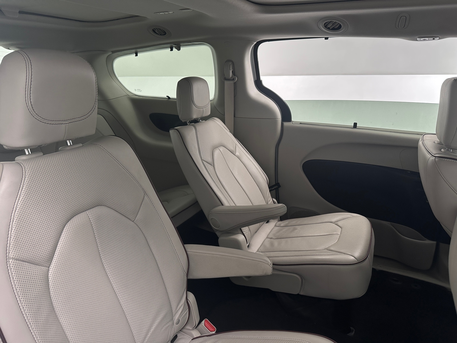 Thumbnail: 2020 Chrysler Pacifica - 5