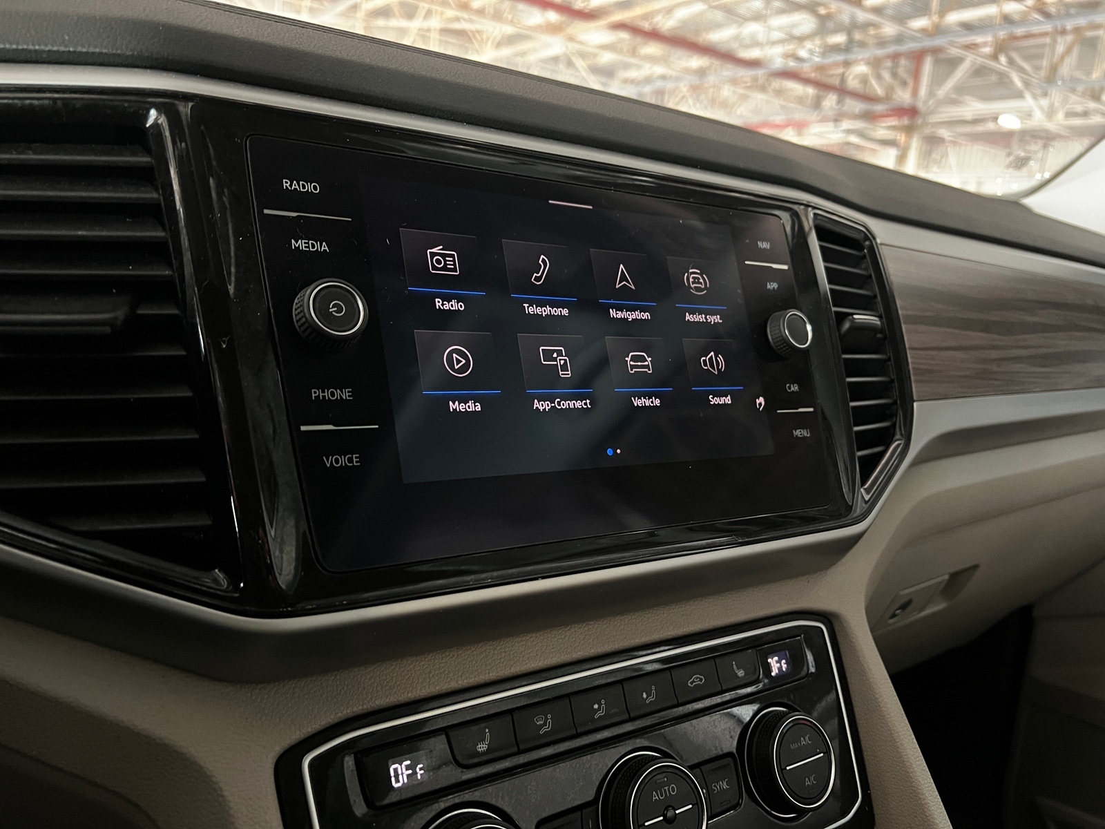 Thumbnail: 2021 Volkswagen Atlas - 3