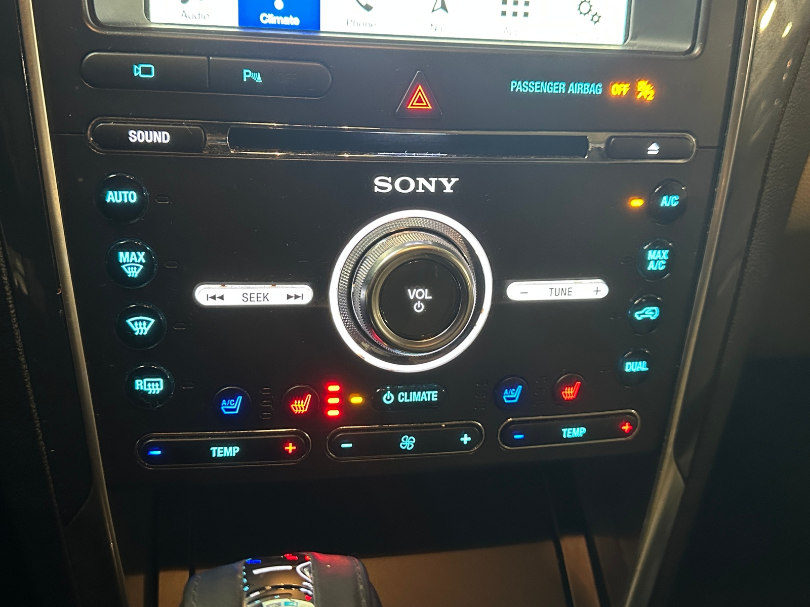 Thumbnail: 2018 Ford Explorer - 3
