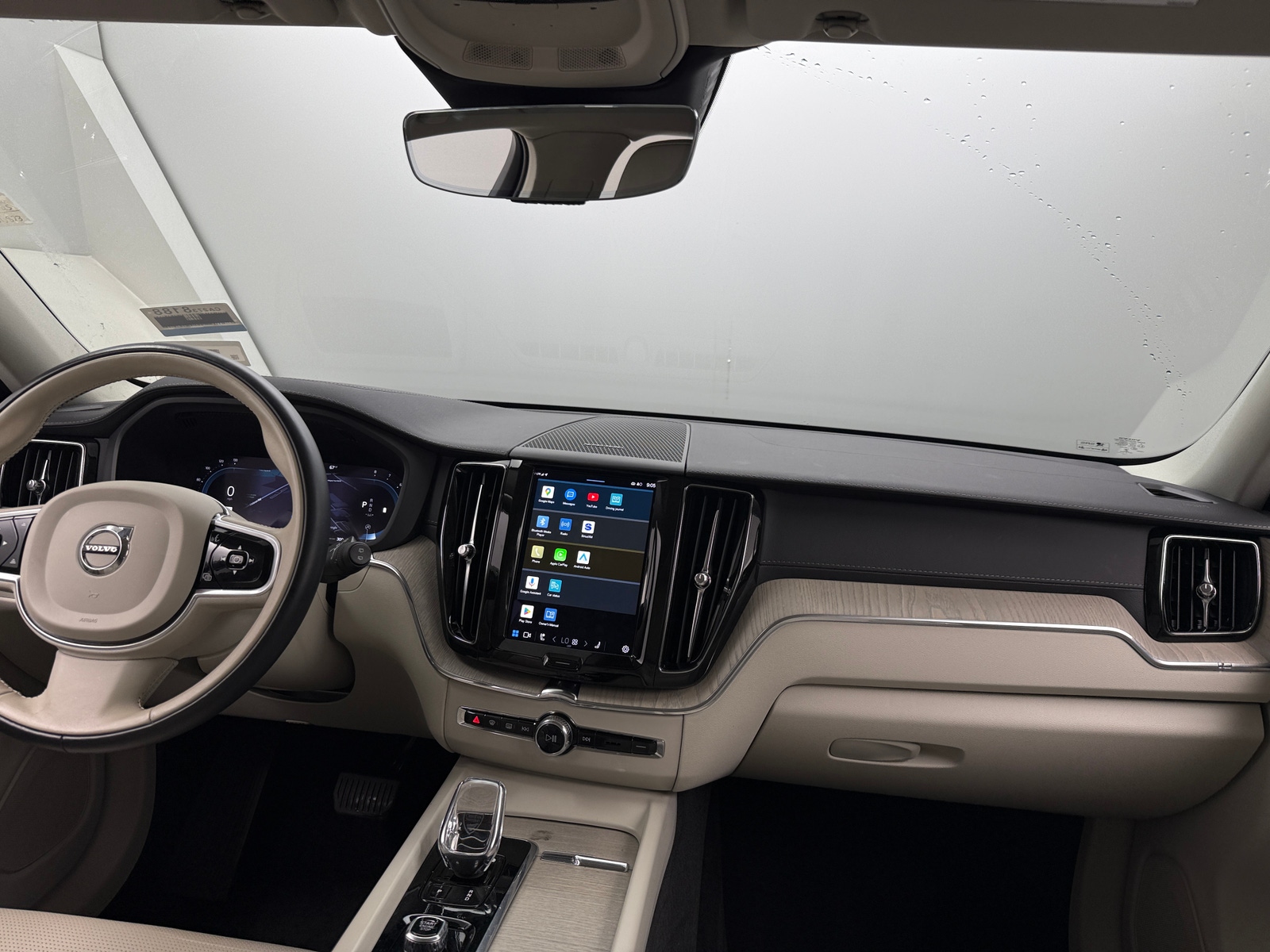 Thumbnail: 2022 Volvo XC60 - 2