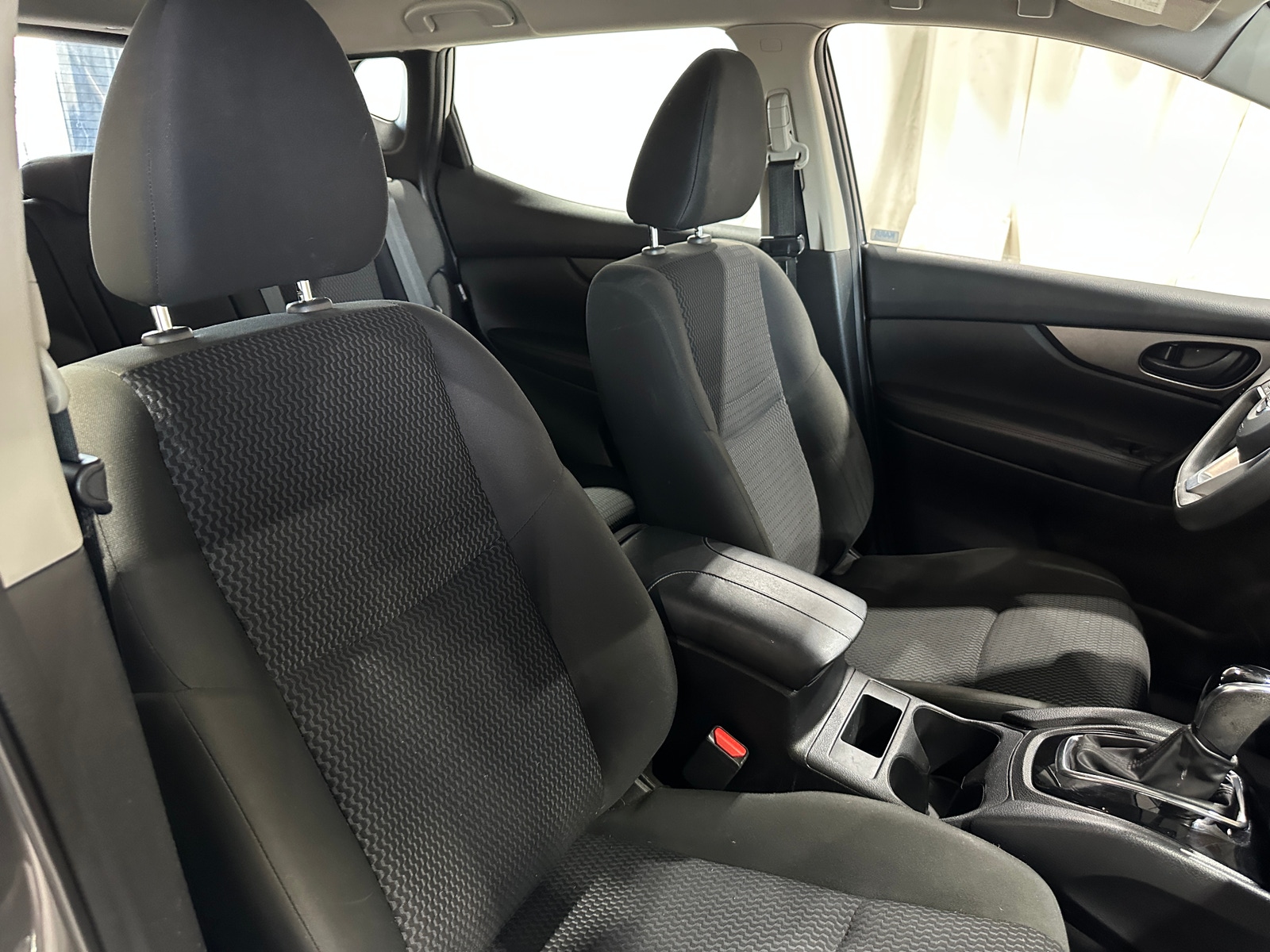 Thumbnail: 2021 Nissan Rogue Sport - 2