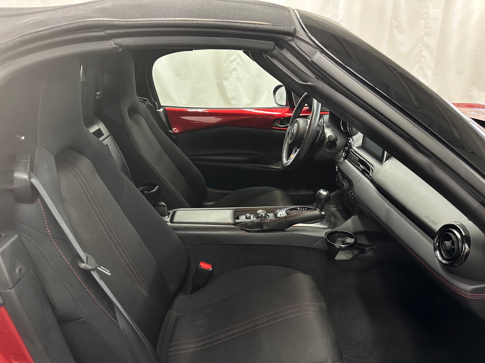 Thumbnail: 2016 Mazda MX-5 Miata - 2