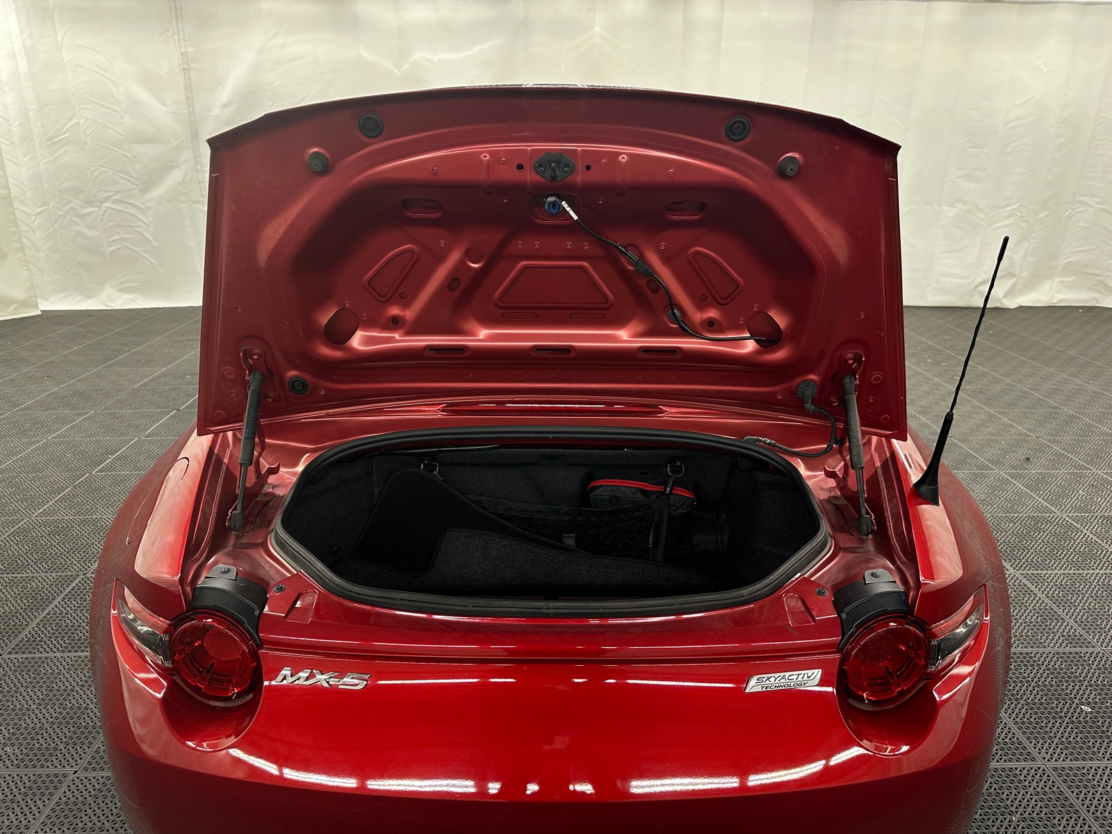 Thumbnail: 2016 Mazda MX-5 Miata - 6