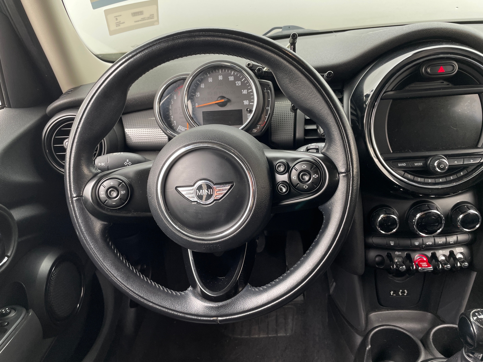 Thumbnail: 2018 MINI Cooper Hardtop - 4