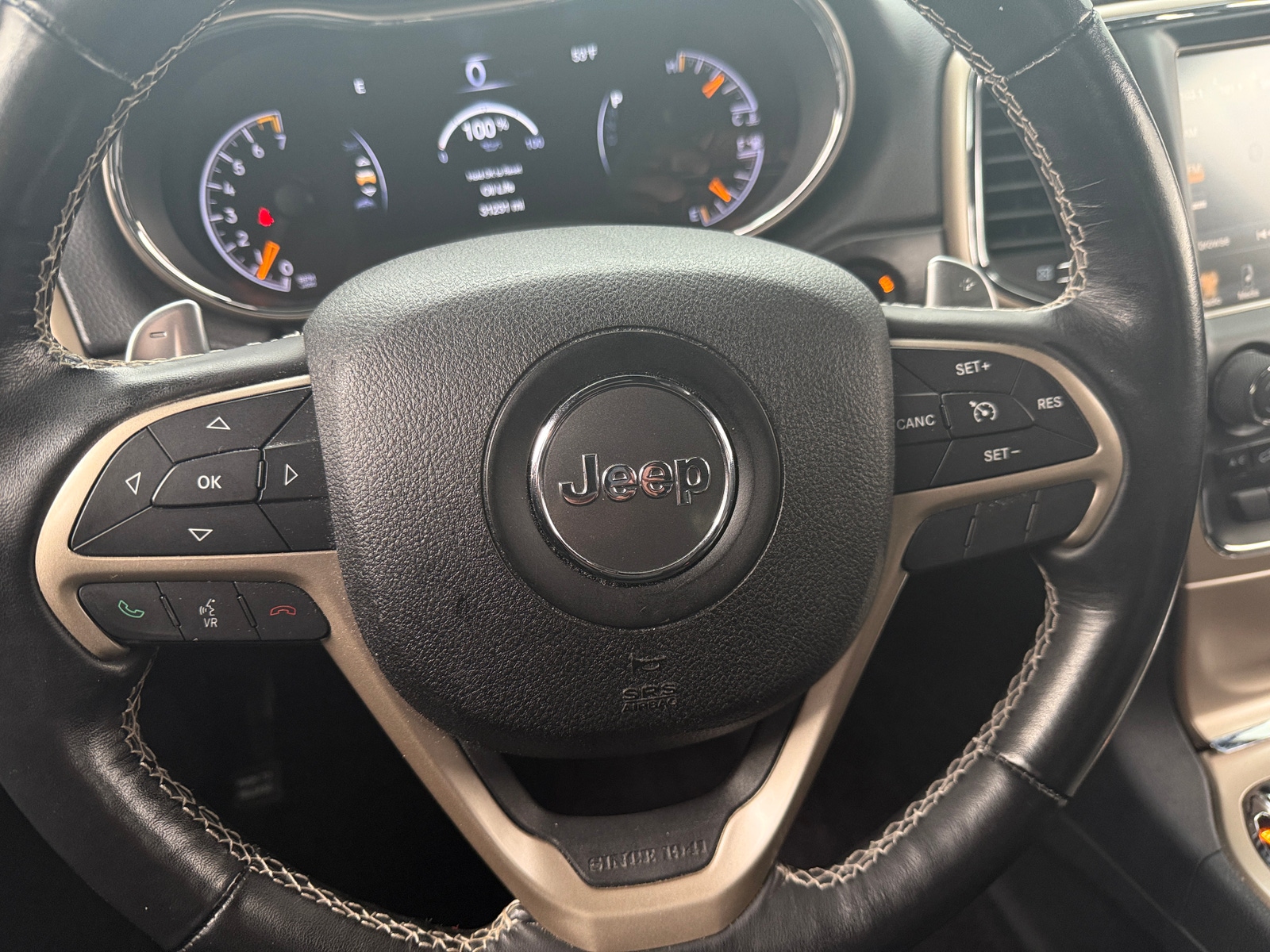 Thumbnail: 2016 Jeep Grand Cherokee - 4