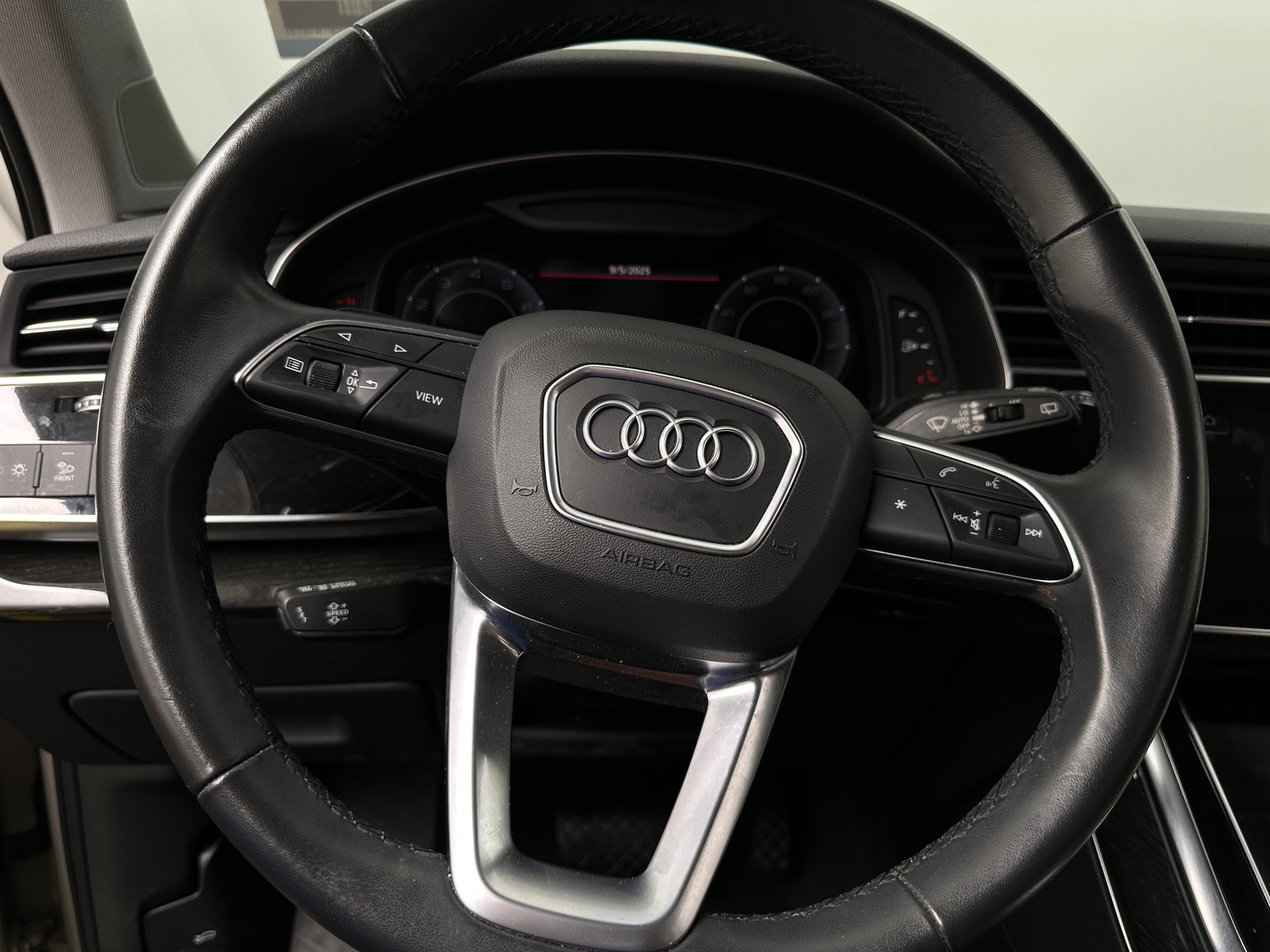 Thumbnail: 2021 Audi Q7 - 4