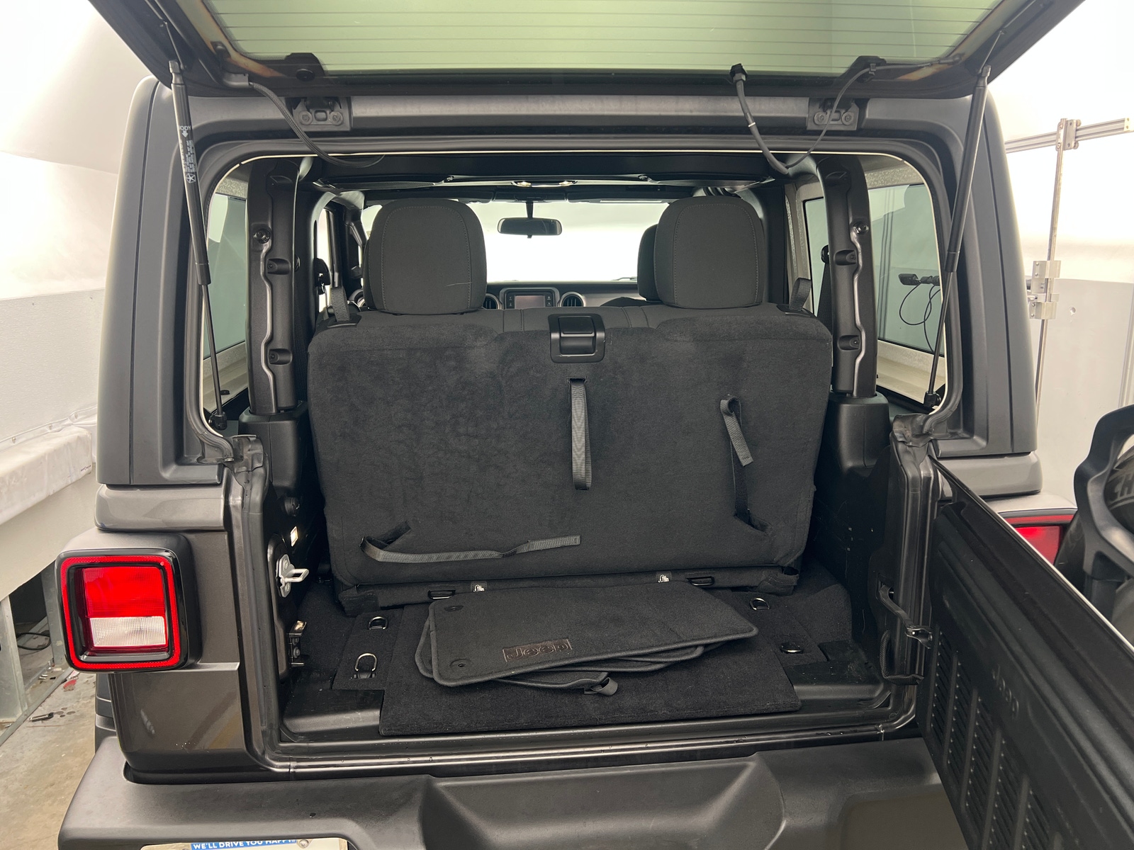 Thumbnail: 2020 Jeep Wrangler - 7