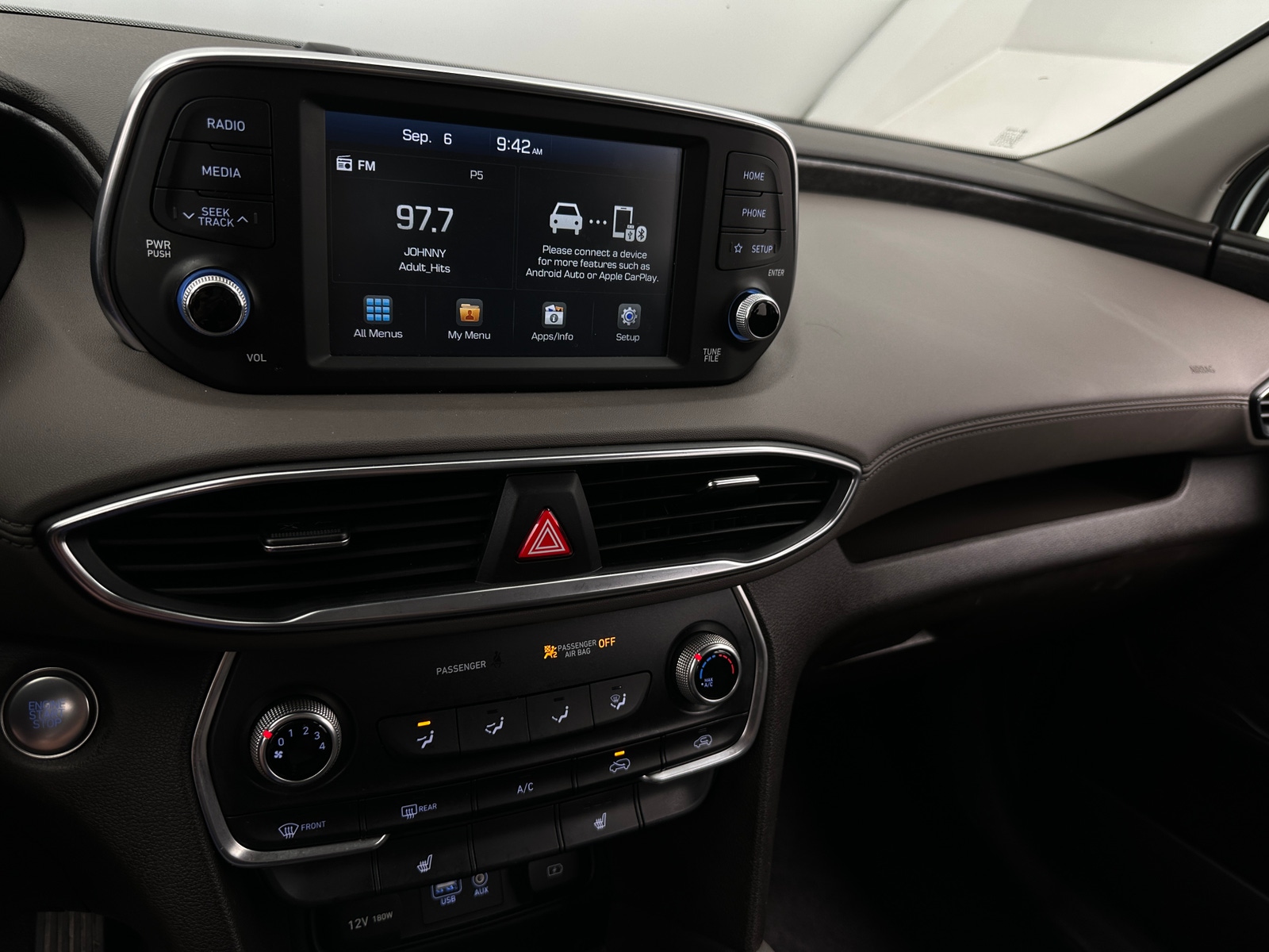 Thumbnail: 2019 Hyundai Santa Fe - 4