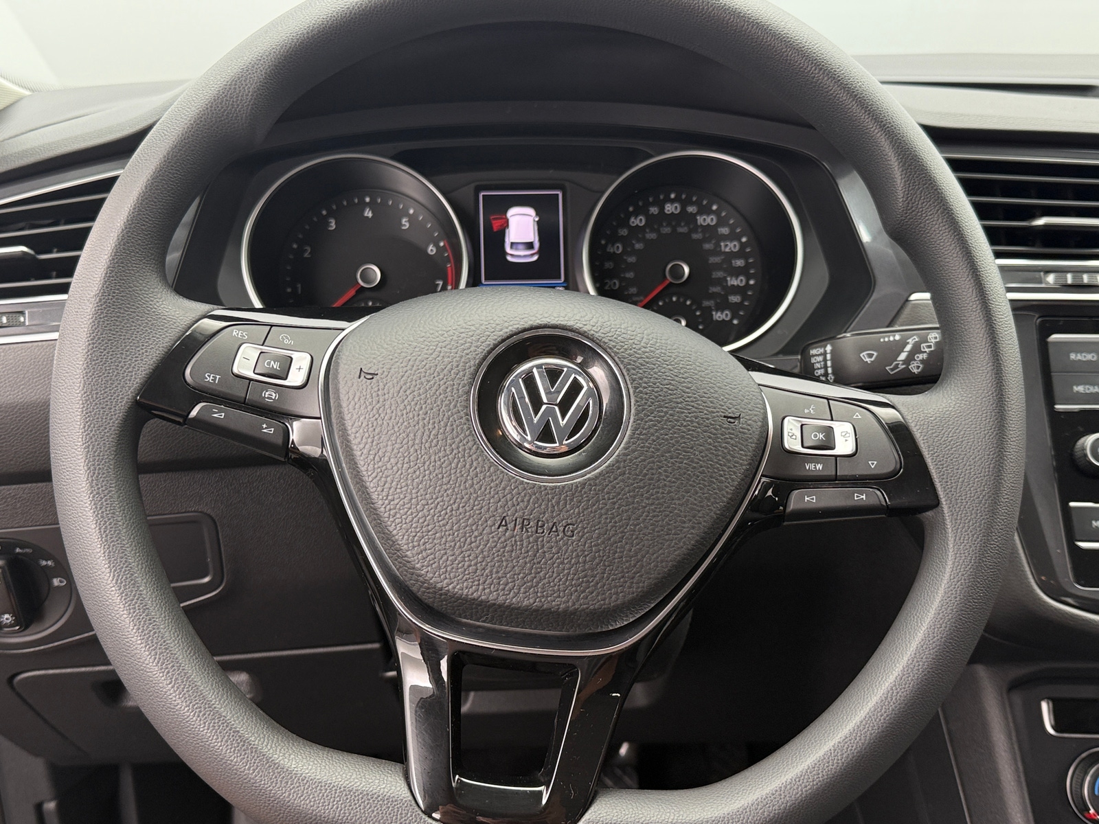 Thumbnail: 2020 Volkswagen Tiguan - 5