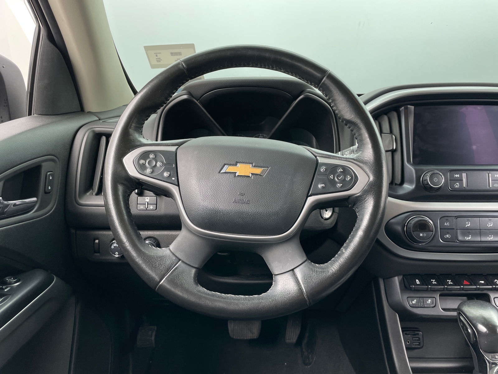 Thumbnail: 2022 Chevrolet Colorado - 4