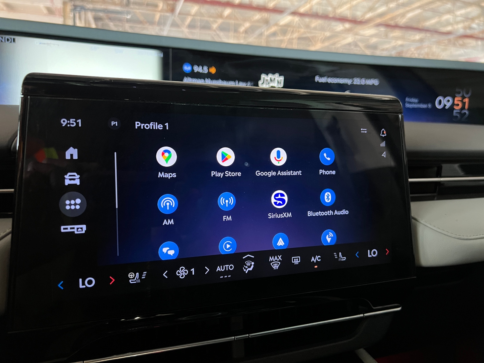 Thumbnail: 2024 Lincoln Nautilus - 3