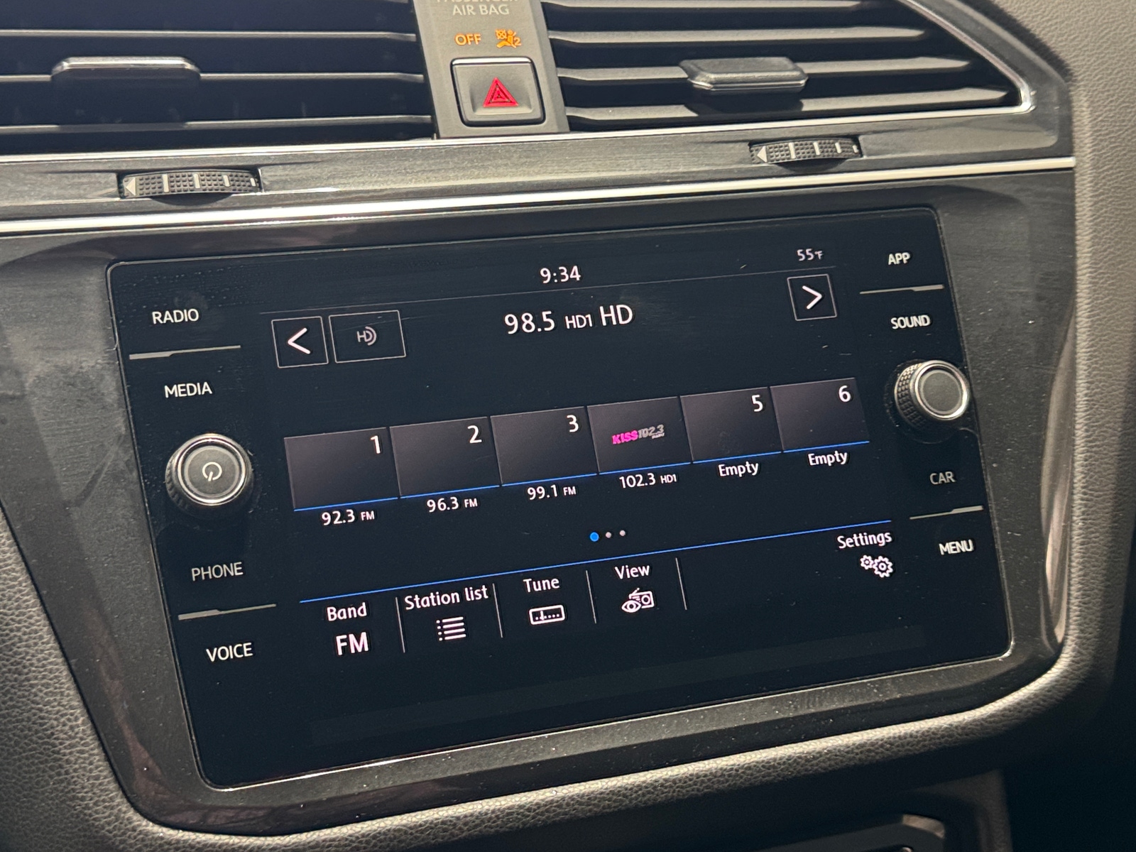 Thumbnail: 2018 Volkswagen Tiguan - 3