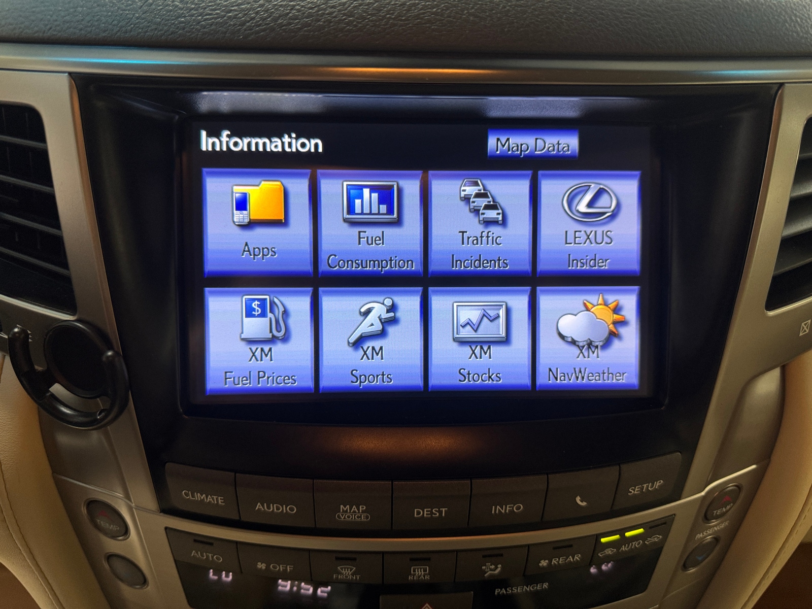 Thumbnail: 2013 Lexus LX - 3