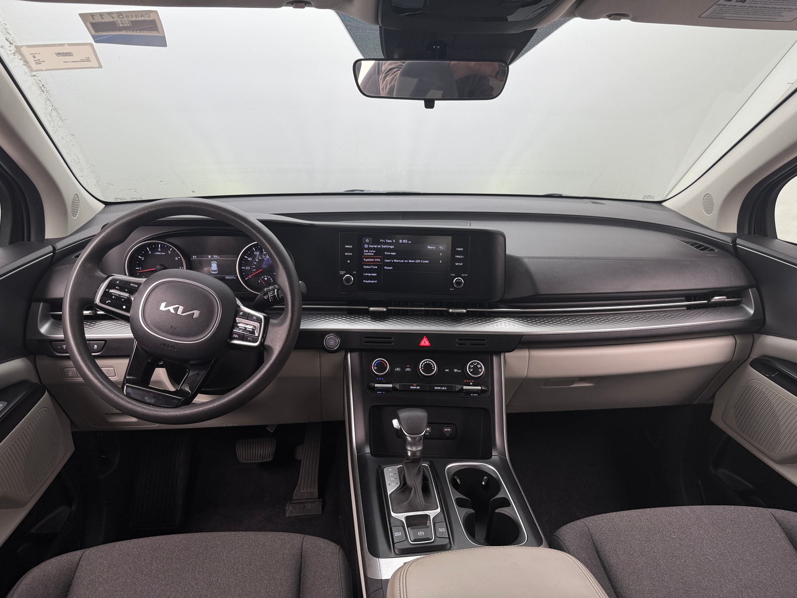 Thumbnail: 2022 Kia Carnival - 3