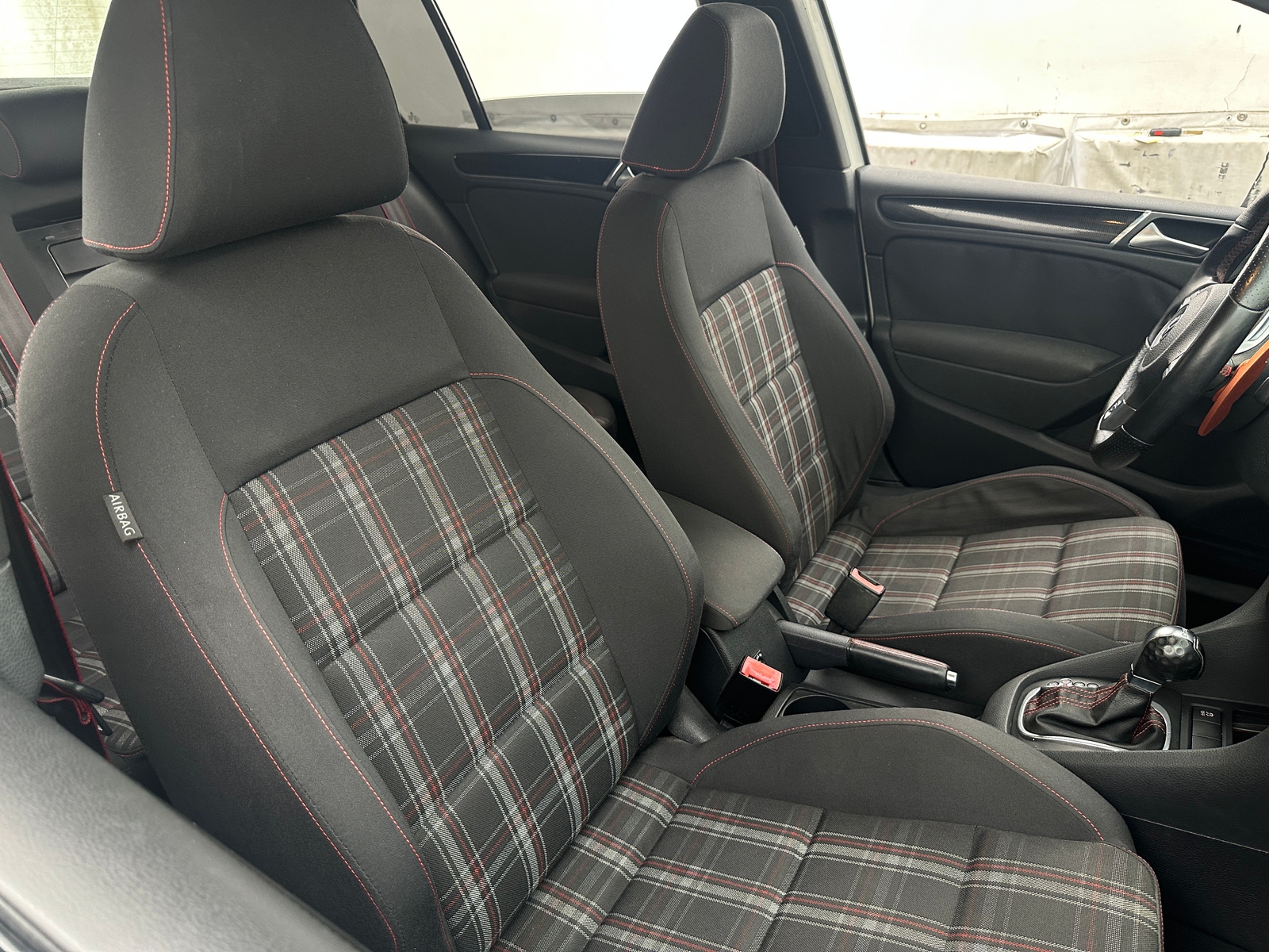 Thumbnail: 2013 Volkswagen Golf - 2