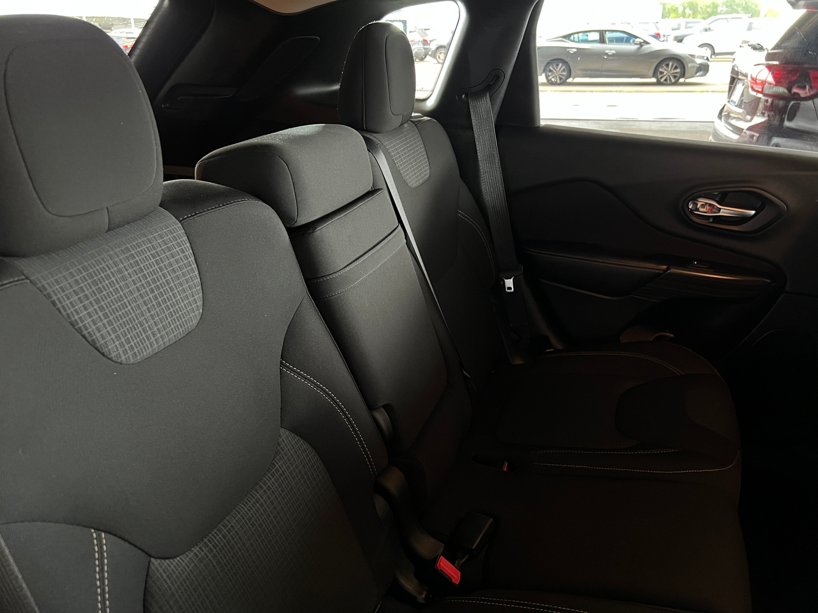 Thumbnail: 2016 Jeep Cherokee - 6