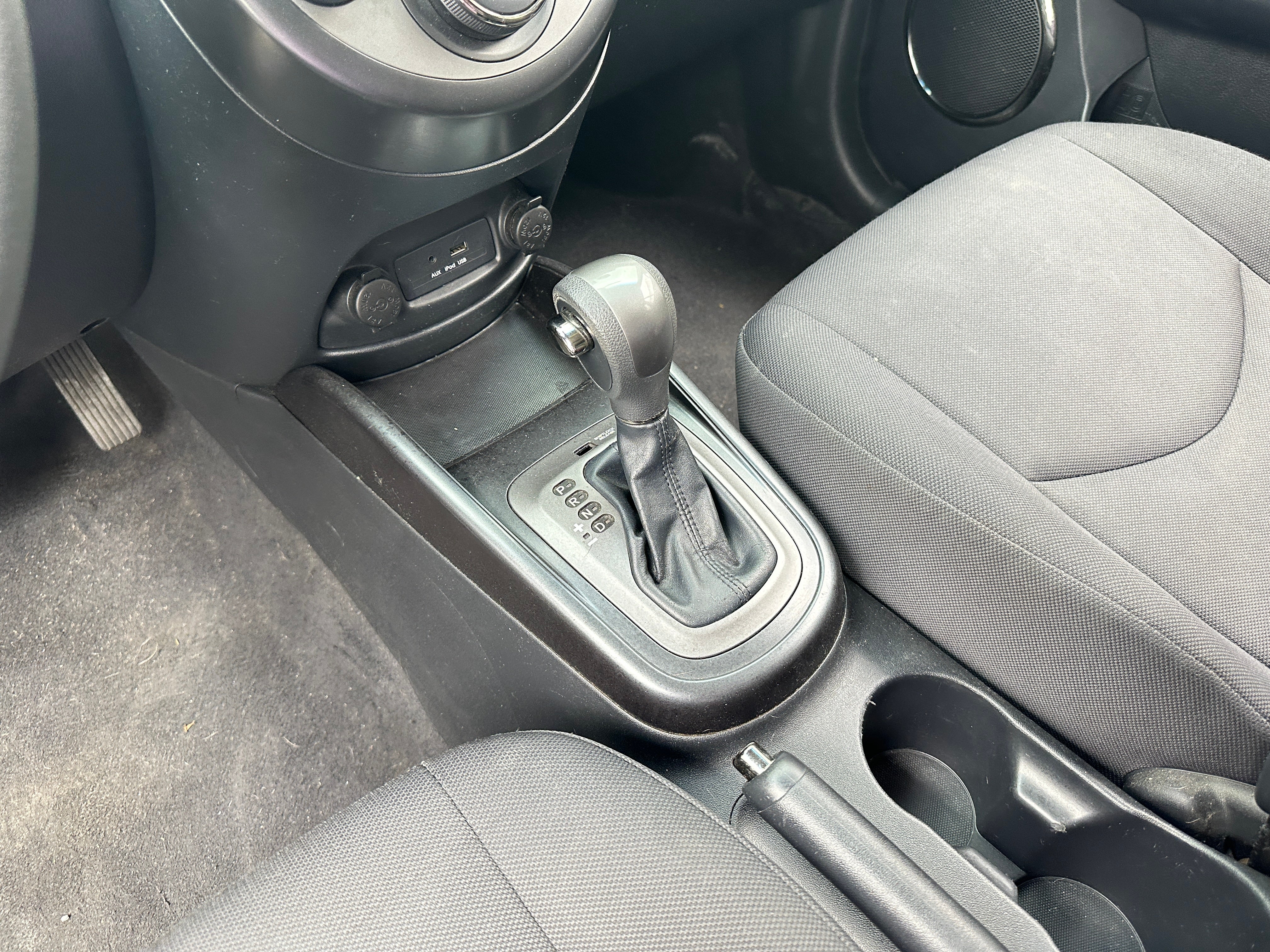 Used 2011 Kia Soul Base with VIN KNDJT2A21B7260120 for sale in Oak Creek, WI