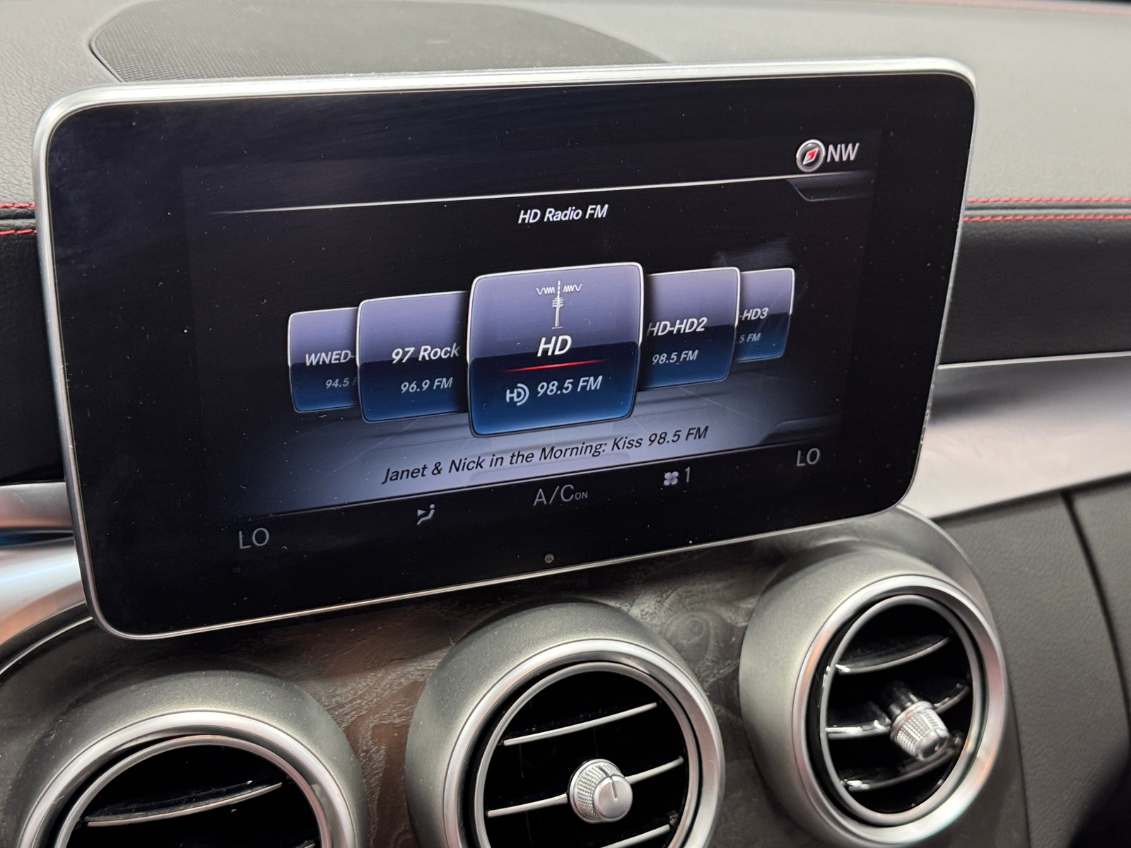Thumbnail: 2016 Mercedes-Benz C-Class - 3