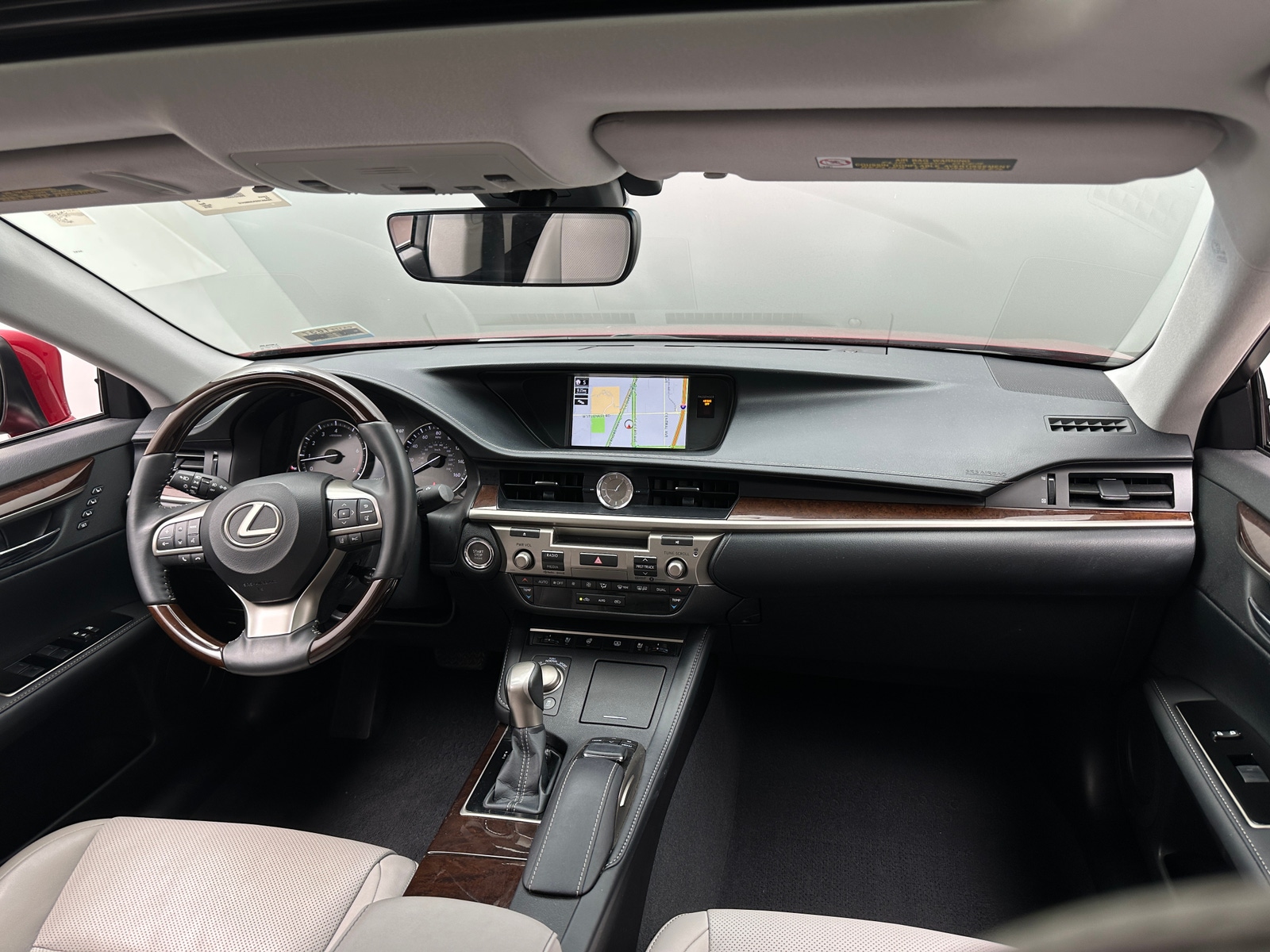 Thumbnail: 2018 Lexus ES - 2