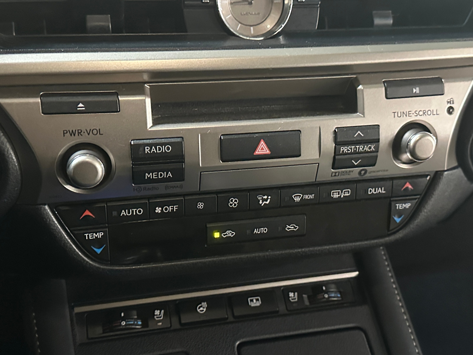 Thumbnail: 2018 Lexus ES - 3