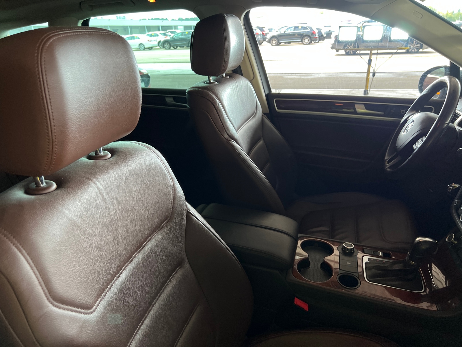 Thumbnail: 2012 Volkswagen Touareg - 2