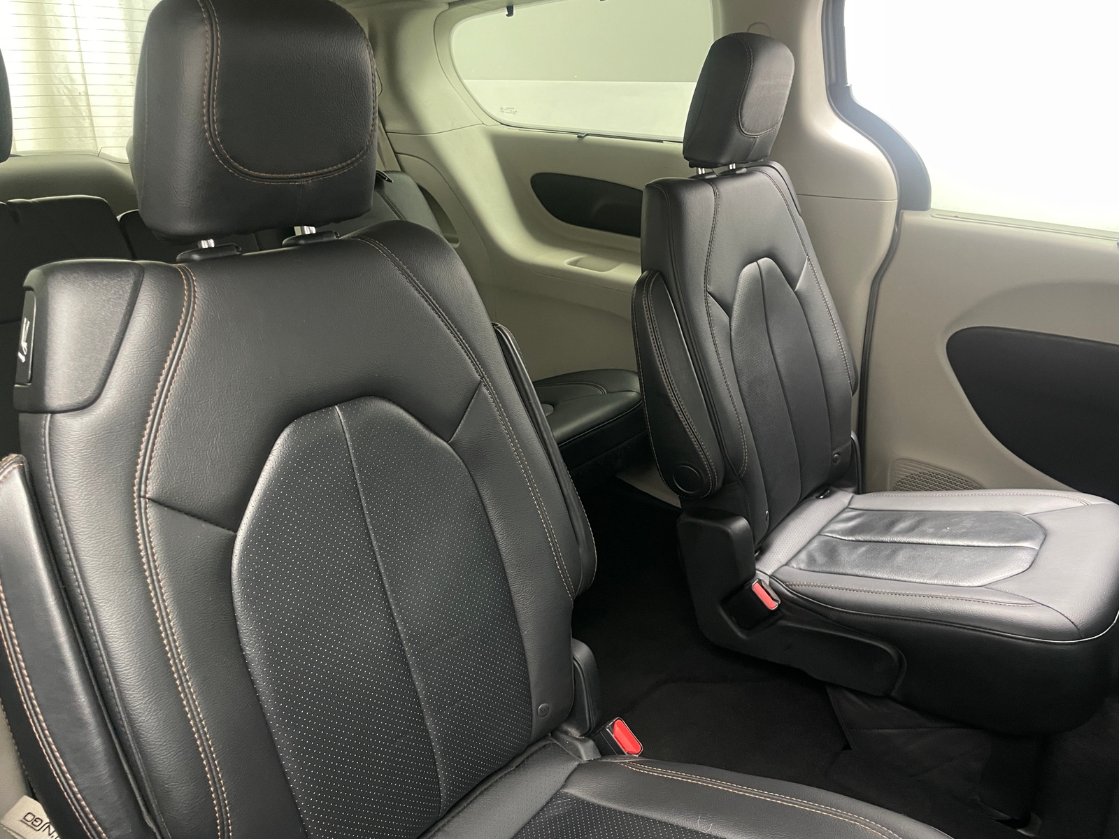 Thumbnail: 2018 Chrysler Pacifica - 5