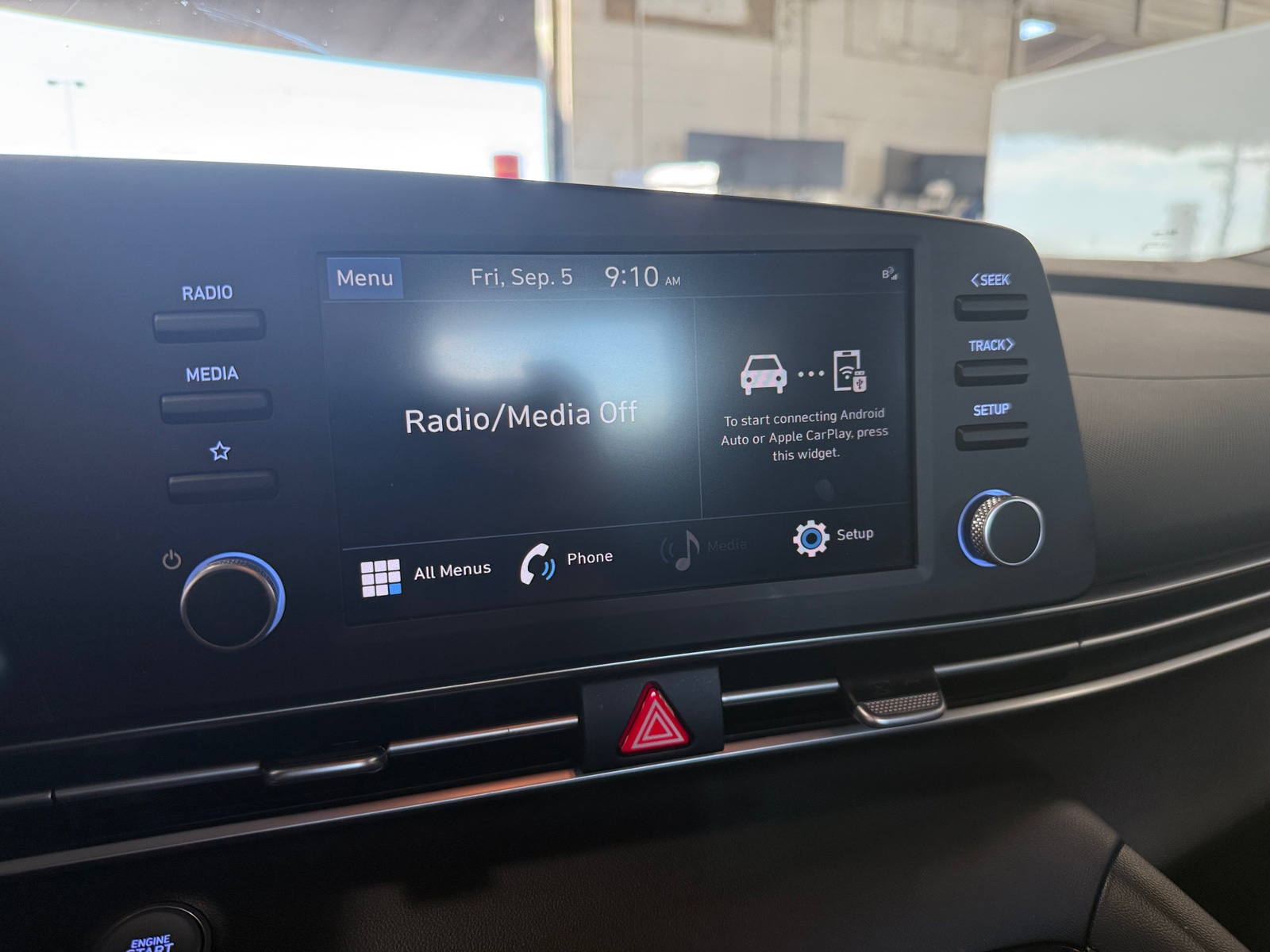 Thumbnail: 2023 Hyundai Elantra - 4