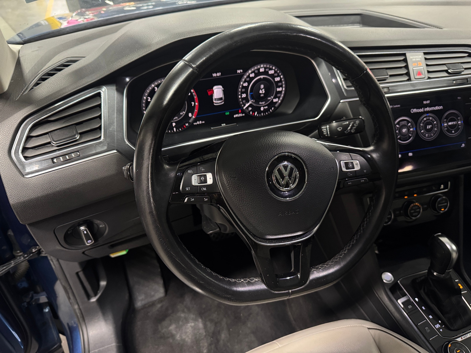 Thumbnail: 2018 Volkswagen Tiguan - 4