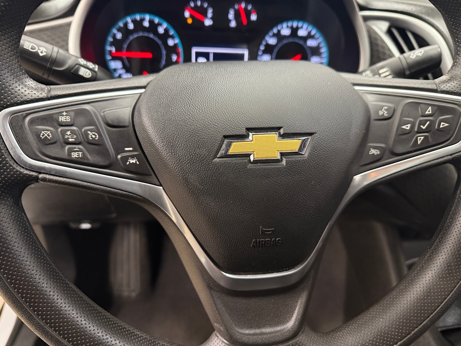 Thumbnail: 2023 Chevrolet Malibu - 5