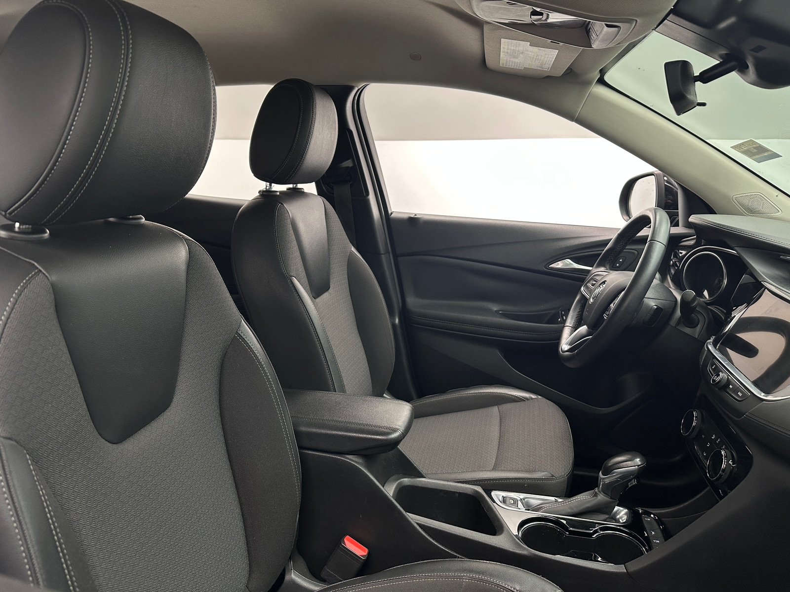 Thumbnail: 2022 Buick Encore GX - 2