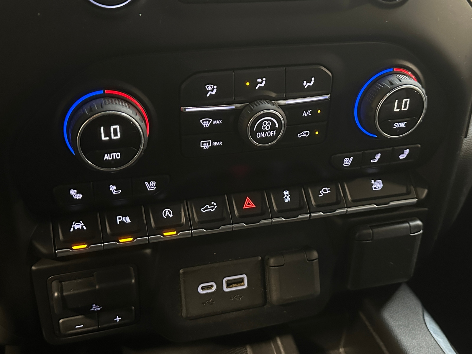 Thumbnail: 2019 Chevrolet Silverado 1500 - 3