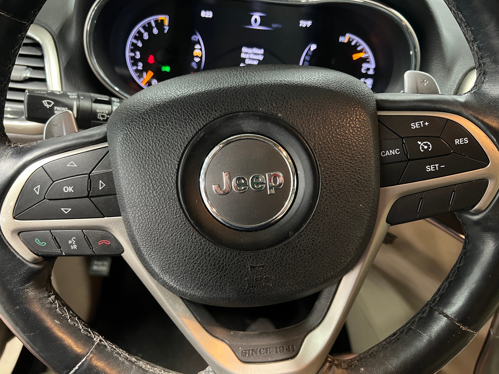 Thumbnail: 2017 Jeep Grand Cherokee - 4